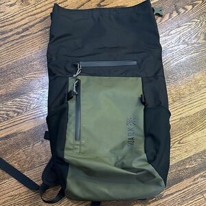 Black and Green Roark Men's Backpack